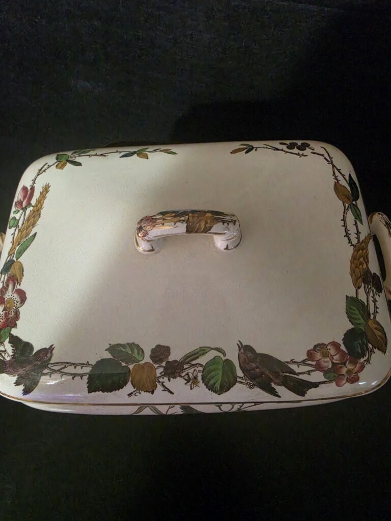 Johnson Bros Semi Porcelain Floral Victorian Rectangular Tureen w/ Lid 1pt